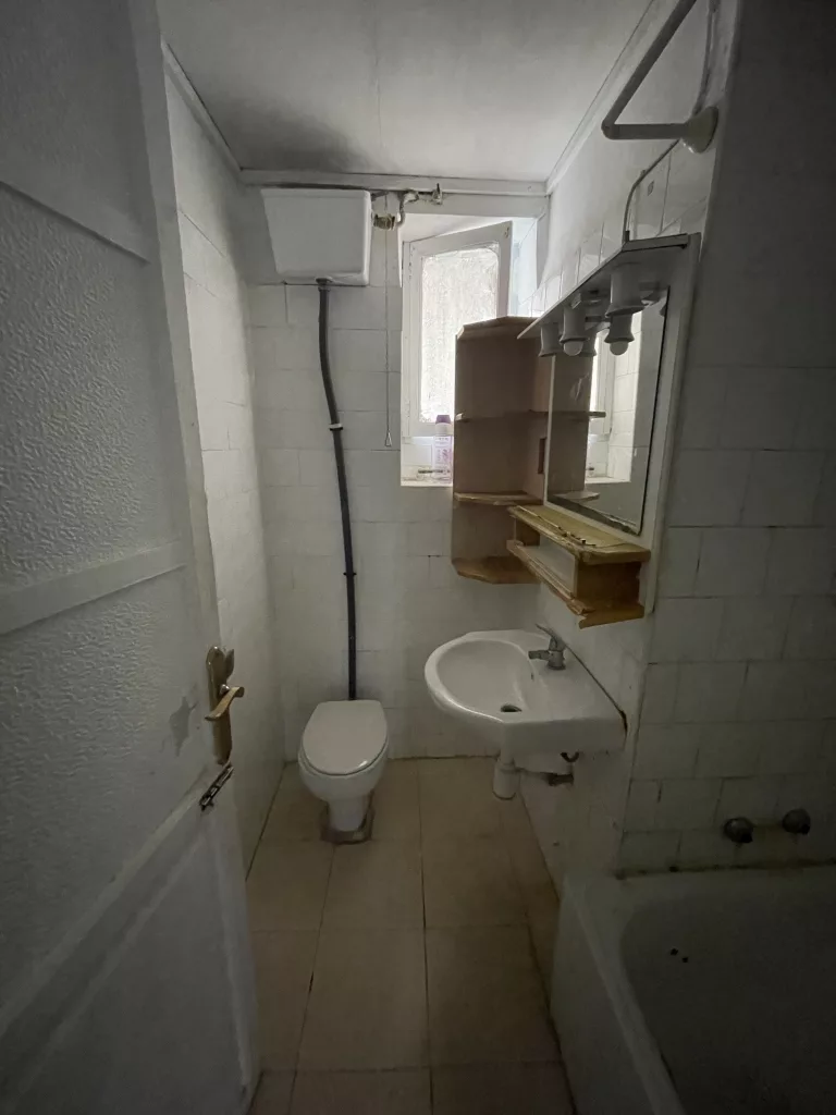 Baño de vivienda para reformar en Valencia